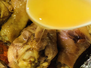 15、蜜汁烤鸡腿,在刷上蜂蜜