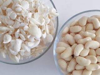 2、桃山皮板栗月饼,满满的一大盆芸豆肉和芸豆皮 