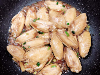 10、可乐鸡趐,小火儿炖5分钟。