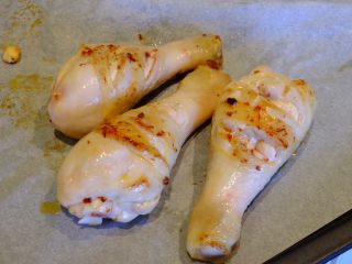 7、意大利黑醋辣鸡腿,煎至表面稍微金黄 放一边备用