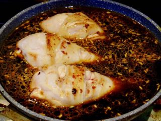 16、意大利黑醋辣鸡腿,放入刚才煎好的鸡腿