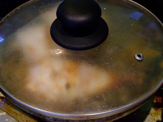 17、意大利黑醋辣鸡腿,盖盖 焖煮大约7分钟