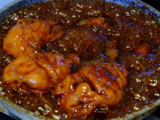 23、意大利黑醋辣鸡腿,煮开后 观察 汁水浓稠后关火