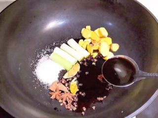 10、卤鸭头,加入老抽