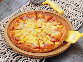 16、培根玉米粒披萨,