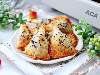 18、酥皮紫薯肉松派,嘻嘻～宝贝一口气干掉3个还想吃～