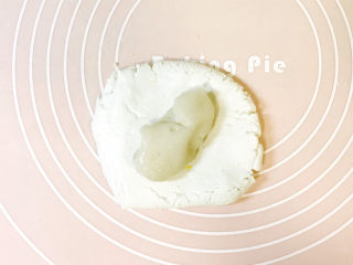 7、水果汤圆,捡出来，包在剩余的面团里