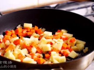 5、超级梦幻咖喱蛋包饭,炒炒