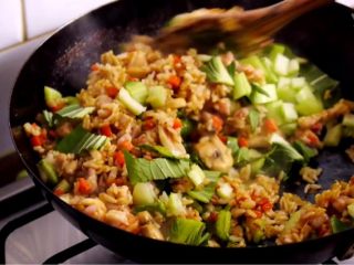 14、超级梦幻咖喱蛋包饭,炒 加酱汁（一小部分）