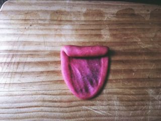 13、简单版 红丝绒麻薯蛋黄酥,卷起来