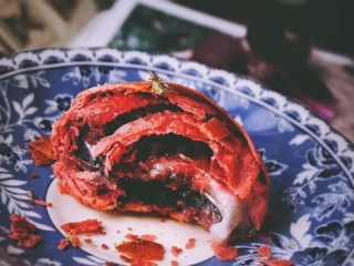 24、简单版 红丝绒麻薯蛋黄酥,我替你们尝了，好看好玩又好吃阿 哈哈