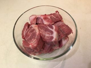 1、香烤小里脊,猪肉洗净沥干水