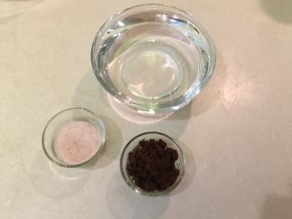 2、香烤小里脊,腌料：海盐、红糖、冷开水