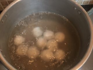 7、速冻汤圆版糖不甩,煮至汤圆浮在水面上