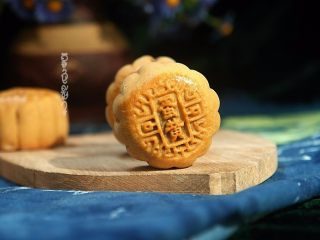 22、广式蛋黄月饼,分享月饼