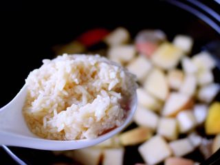 7、一碗汤+苹果百合酒酿蛋花羹,加入酒酿