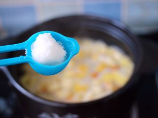 8、一碗汤+苹果百合酒酿蛋花羹,再加入白糖