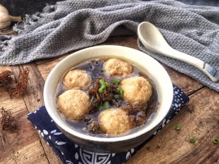 19、树花菜肉丸子,撒上葱花，上桌就可以品尝。