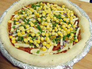19、田园披萨,放入玉米粒。