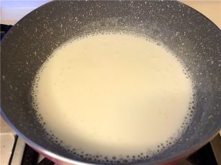 5、夏日邂逅《提拉米苏冰淇淋》【冷饮】,牛奶奶锅加热，周边有小气你停止加热！