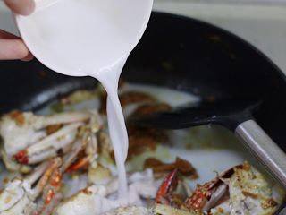 9、泰式咖喱年糕蟹,下椰浆，没有也可以用椰奶