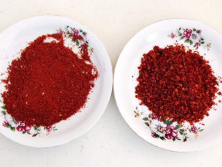 1、韩式辣白菜,细辣椒粉和粗辣椒粉