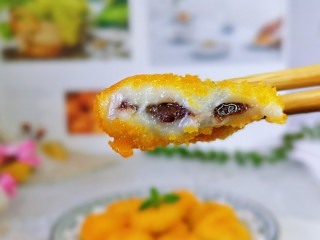 12、油炸汤圆,迫不及待的吃了一个，当心烫哈，小时候的味道。