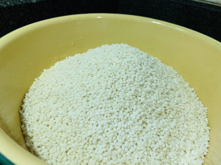 1、水晶粽子,糯米待用