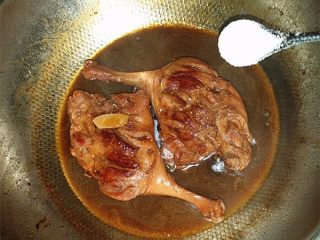 11、照烧酱鸭腿,放1小勺食盐