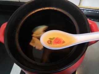 13、虫草花乌鸡汤,加入料酒20克