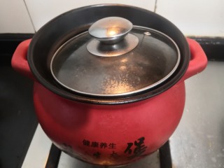 15、虫草花乌鸡汤,大火烧煮开后，关小火煲40分钟