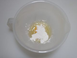 4、卡通面包超人便当「10」,加入1小勺淀粉，少许盐