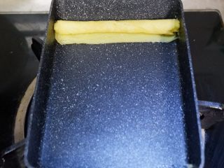 9、卡通面包超人便当「10」,卷好之后推到顶端