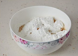 5、微甜不腻的红枣黑芝麻汤圆,糯米粉中加入煮枣的汤。