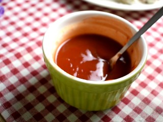 12、辣酱炸鸡,搅匀后放一旁备用