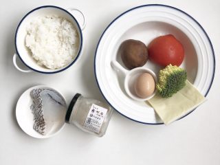1、鳕鱼米饭披萨,准备食材如上图