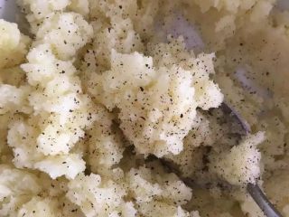 9、【烤鱿鱼】有内涵有颜值的美食,搅拌均匀