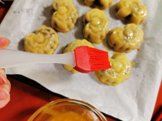 18、陈皮豆沙广式月饼,刷新蛋液