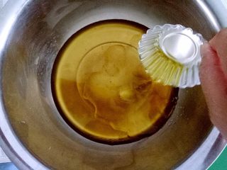 3、月饼#小胖手作，送礼更要送健康#,加花生油