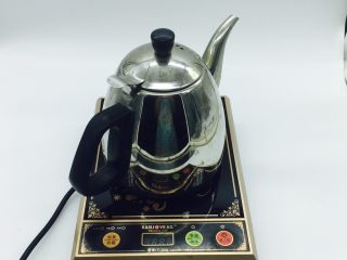 11、乌鸡汤,在给乌鸡焯水的同时做一壶开水备用