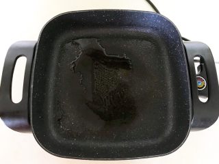 9、孜然杏鲍菇,另起锅，锅里烧热后加入1勺大豆色拉油