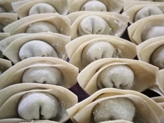 23、开洋香菇荠菜大馄饨,壮大的馄饨队伍????,姐一边包一边就在咽口水呀????????