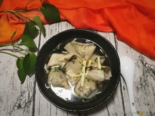 28、开洋香菇荠菜大馄饨,好啦,香喷喷鲜美的开洋香菇荠菜馄饨开吃吧????