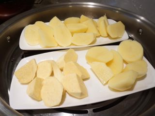 5、豆泥丸,上锅蒸熟