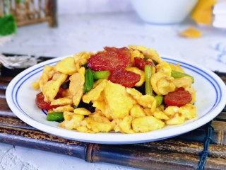 16、腊肠炒鸡蛋,有菜，有肉，又有蛋，提高免疫力。