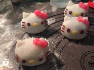 12、Kitty 冰皮月饼,放入冰箱冷藏后味道更好