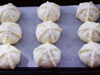 16、小苔菜虾皮花样包子,啦啦啦,白白胖胖的包子出锅咯。