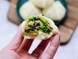 18、小苔菜虾皮花样包子,皮薄馅足好吃到爆。