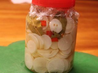 8、日式腌萝卜,密封后，大约2天就可以品尝。