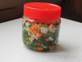 18、日式腌萝卜,冷藏腌渍2天后就可享用。